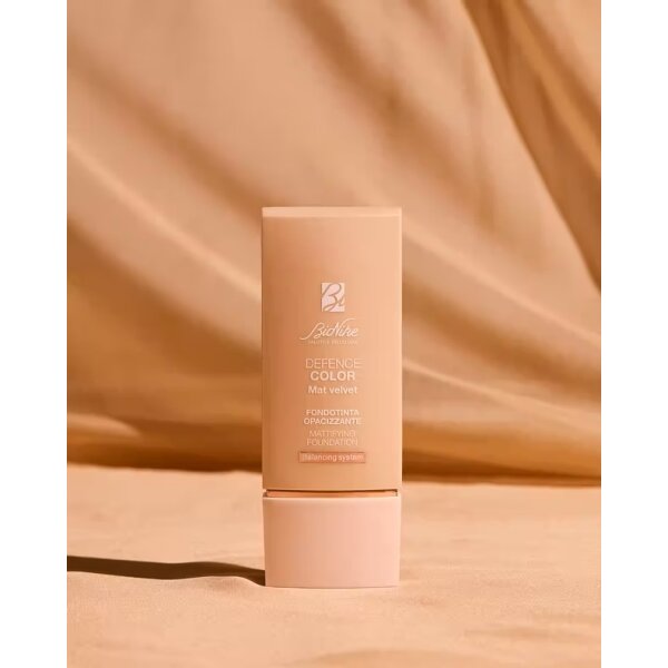 DEFENCE COLOR - Mat Velvet Mattifying Foundation - NEU